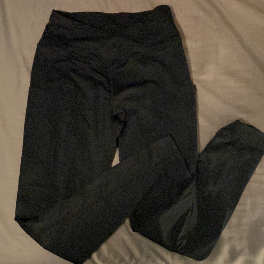 Crossover leggings with pockets